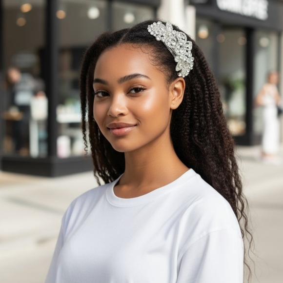Accessories - Beautiful Rhinestone Crystal Silver-Tone Hair Clip NWOT